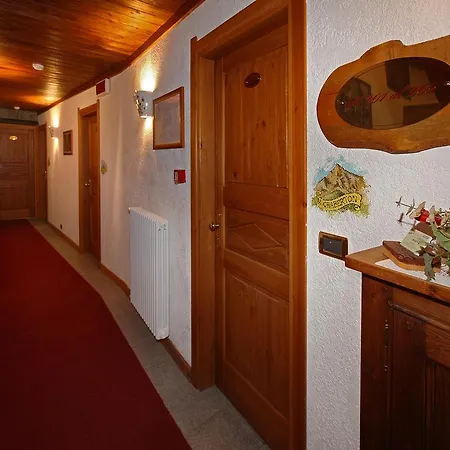 Chez Nous Hotel