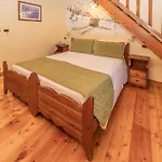 Chez Nous Hotel